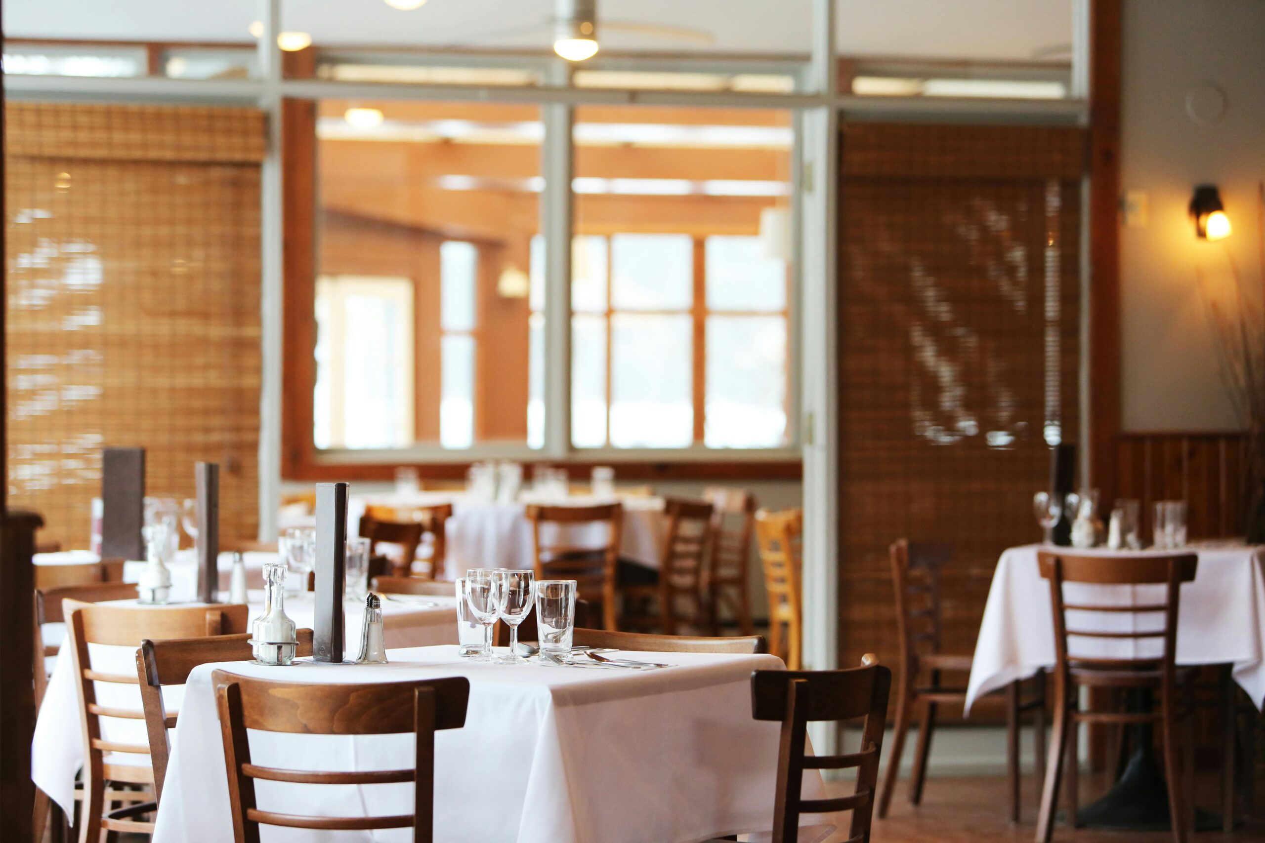 Sala eventi vs ristorante: dove organizzare la festa