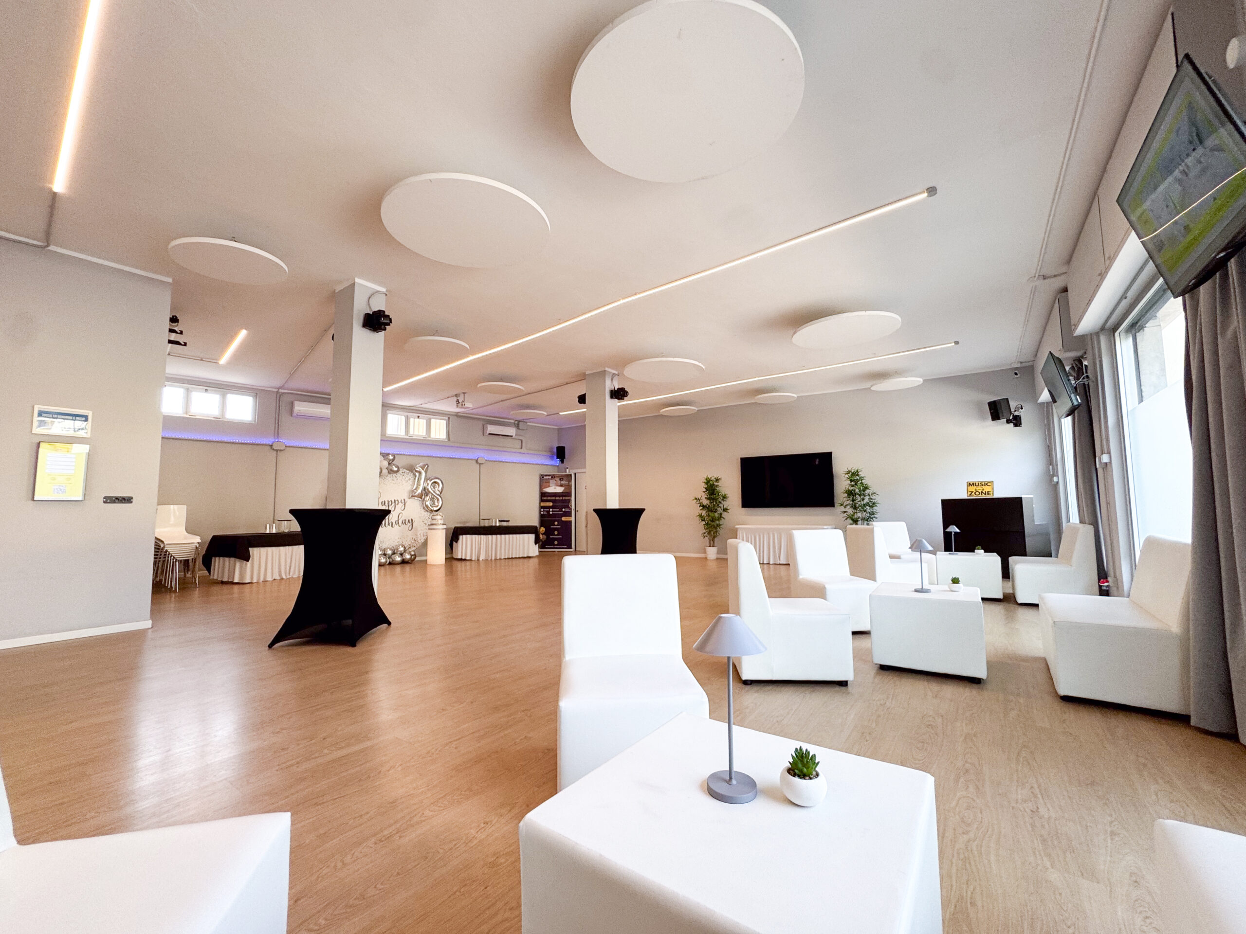 Sale eventi eleganti: lo stile FLAC Space